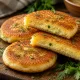 Проще чебуреков и вкуснее пирожков: хрустящие картофельные лепешки моментально улетают под чай или суп