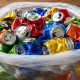 Соседи думают, что я сошла с ума, когда видят мой пакет с банками — а зря: вот что я из них делаю