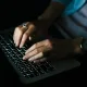 Во Владимире перед судом предстанет курьер, причастный к мошеннической схеме