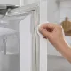 Продукты портятся, а на стенках иней? Простой способ вернуть герметичность холодильнику — дело в уплотнителе