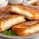 Не оладьи и не сырники: на завтрак удивляю близких творожными гренками — настоящее утреннее чудо на тарелке