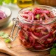 Пока готовится мясо — делаю этот ароматный лучок: 30 минут — и на столе обалденная закуска