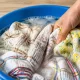 Не выбрасывайте замызганные кухонные полотенца: есть простой способ вернуть им свежесть — работает на все 100