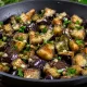 Баклажаны жарю 12 минут: получаются румяными, а по вкусу как грибы — отпадный ужин, который едят даже дети