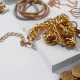 Во Владимире у женщины украли золотые украшения на 250 тысяч рублей