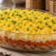 Вместо консервов взяла запеченную скумбрию: получилась самая вкусная «Мимоза» в моей жизни — уделала даже свекровь