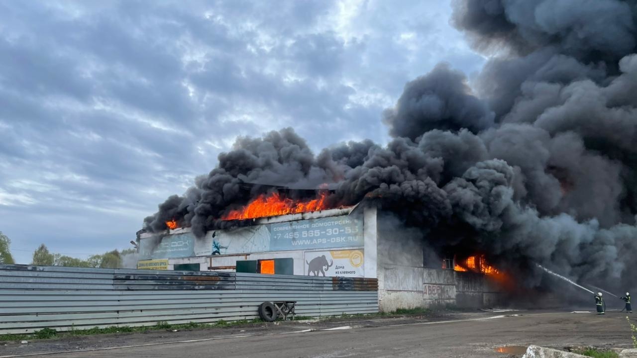 Пожар в «Агропромсервис, фото – МЧС по Владимирской области Пожар в «Агропромсервис, фото – МЧС по Владимирской области
