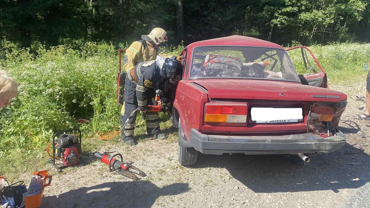 На дороге под Судогдой разбились 3 авто: спасатели доставали людей из  искореженных машин - День во Владимире