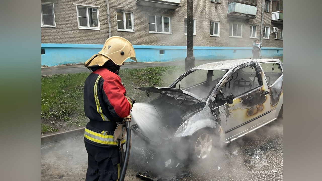 Во Владимире сгорел легковой автомобиль - День во Владимире