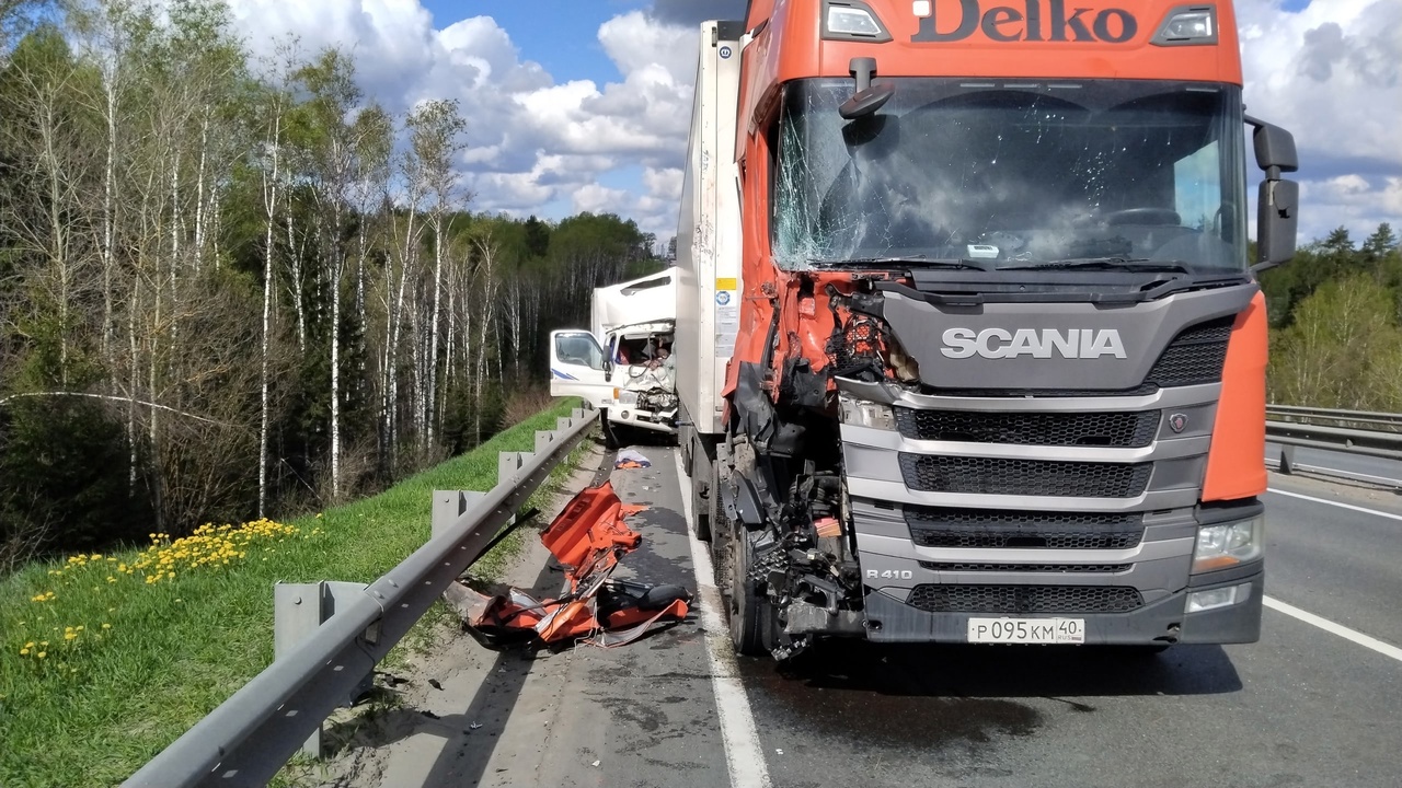 Водитель грузовика погиб в двойном ДТП на М-7 Волга во Владимирской области  - День во Владимире