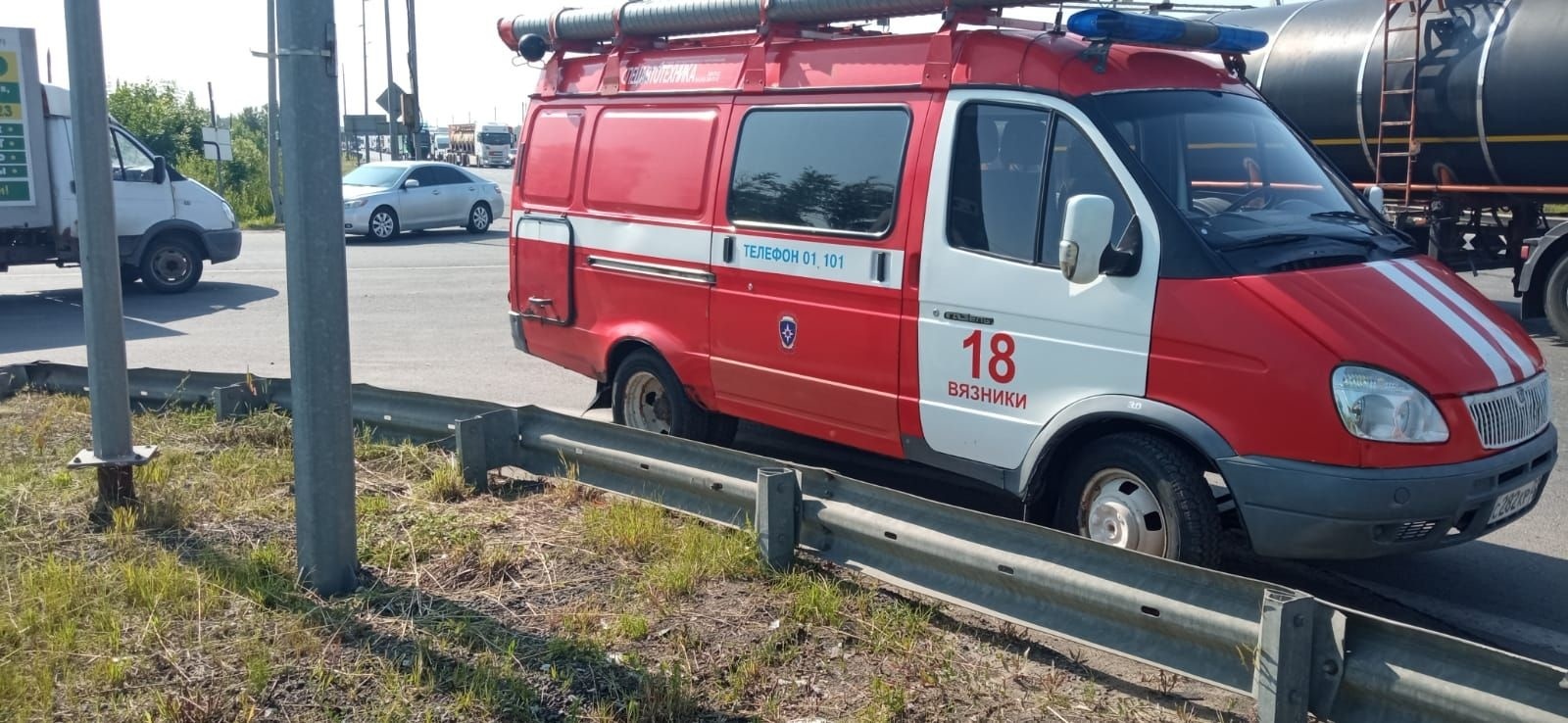 Пострадавших в ДТП на М-7 Волга под Вязниками деблокировали спасатели -  День во Владимире